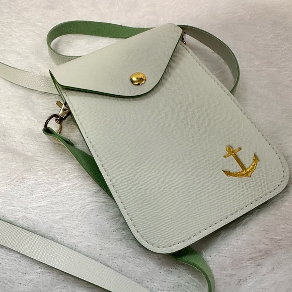 Cream Crossbody Bag with Flap Closure and Minimalist Design💚 - Picture 1 of 7
